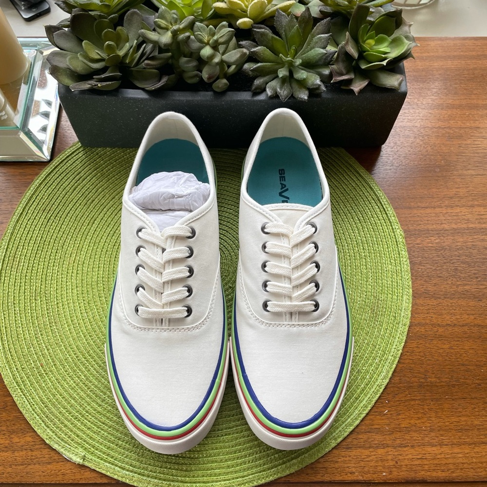 Seavees Pride shoes, size 9